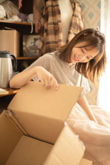 诱人的年轻女教师hd高清